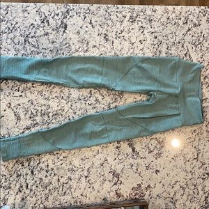 Alphalete Revival aquamarine leggings